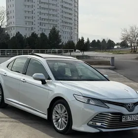 Toyota Camry 2019