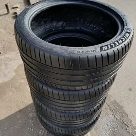 Michelin 245/40/19 Mahmally