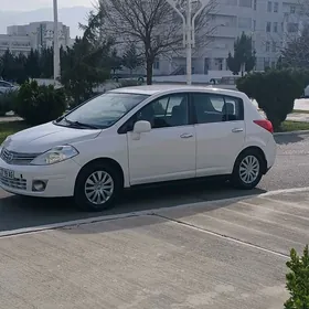 Nissan Versa 2012