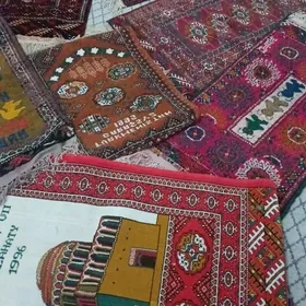 Satlyk gadymy halylar