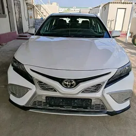 Toyota Camry 2021