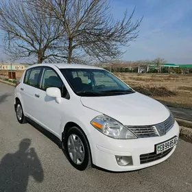 Nissan Versa 2011