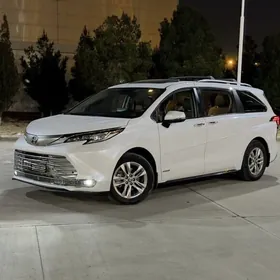 Toyota Sienna 2021
