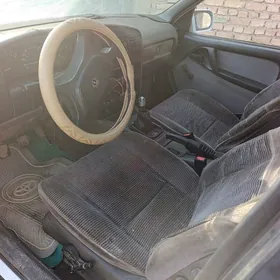 Opel Omega 1990