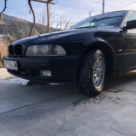BMW E39 2000