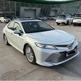Toyota Camry 2020