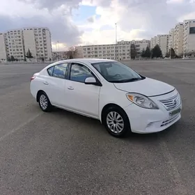 Nissan Versa 2011