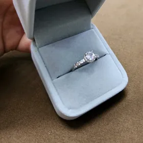 Arassa kümüş tektaş ÿüzük