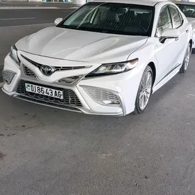 Toyota Camry 2021