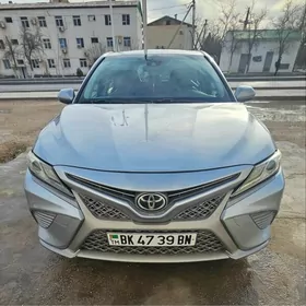 Toyota Camry 2018
