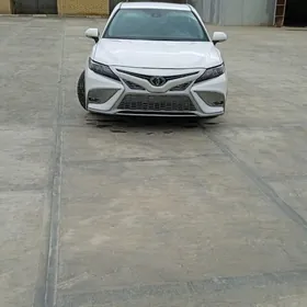 Toyota Camry 2022