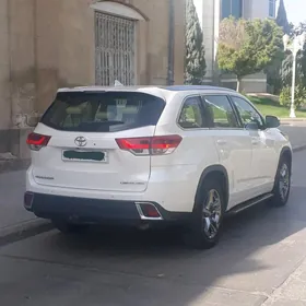 Toyota Highlander 2019