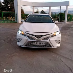 Toyota Camry 2018