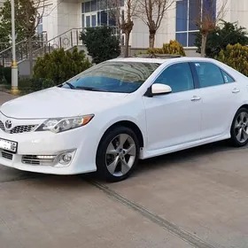 Toyota Camry 2014
