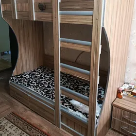 двух ярусная кровать