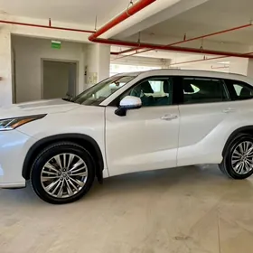 Toyota Highlander Hybrid 2022