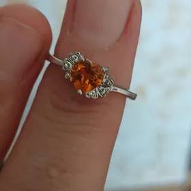 Gyzyl yantar gasly kumus yuzuk