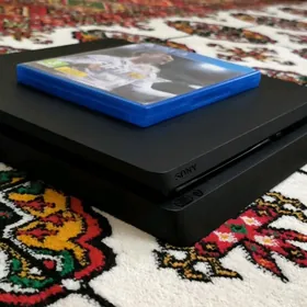 PlayStation 4slim