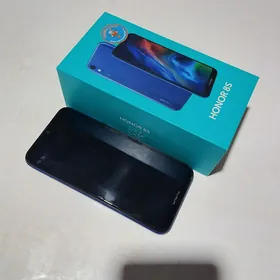 honor 8s