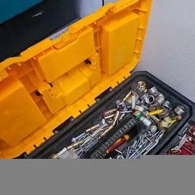 чемодан с инструментами