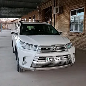 Toyota Highlander 2019