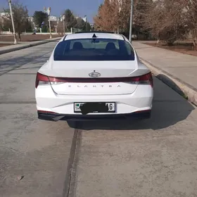 Hyundai Elantra 2021