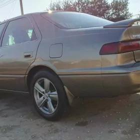 Toyota Camry 1999