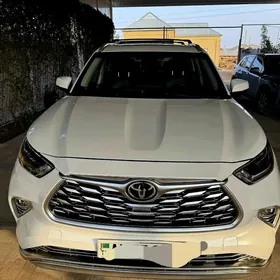 Toyota Highlander 2022