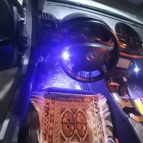 Mercedes-Benz E-Class 2003