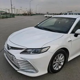 Toyota Camry Hybrid 2022