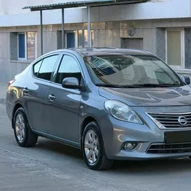 Nissan Versa 2011