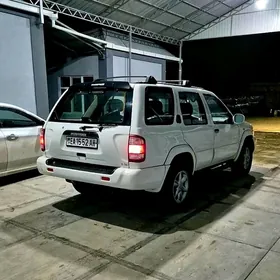 Nissan Pathfinder 2000