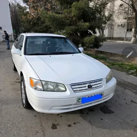Toyota Camry 2001