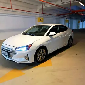Hyundai Elantra 2020
