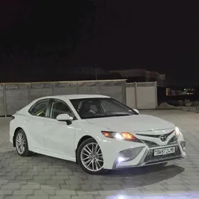 Toyota Camry 2021