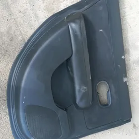 Nissan Versa Obsifka 4st 2010