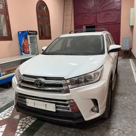 Toyota Highlander 2019