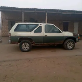 Nissan Pathfinder Armada 1994