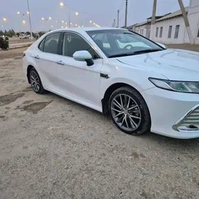 Toyota Camry 2021