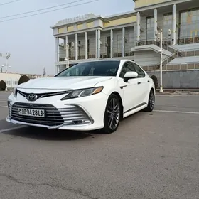 Toyota Camry 2018
