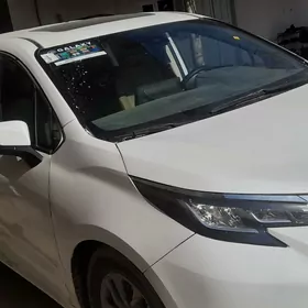 Toyota Sienna 2024