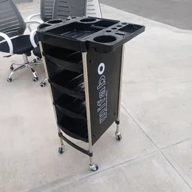 помощник парикмахера