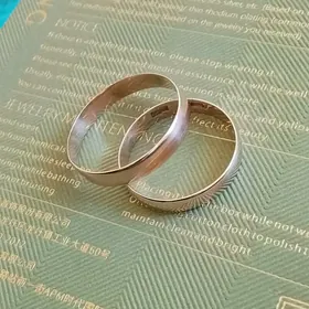 Gyzyl gadymy yuzikler