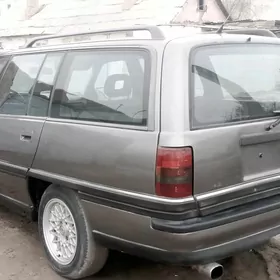 Opel Omega 1990