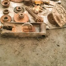 ЮМЗ trakdoryň zapjastlary