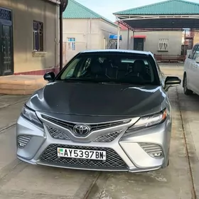 Toyota Camry 2018