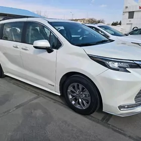 Toyota Sienna 2021