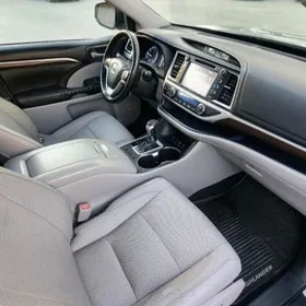 Toyota Highlander 2016