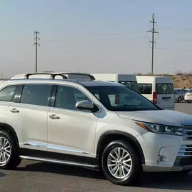 Toyota Highlander 2019