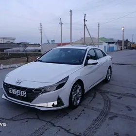 Hyundai Elantra 2022